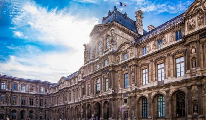 louvre müzesi