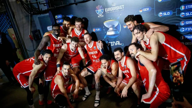 Basketbol 12 Dev Adam